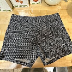 Elegant Black and White Diamond Pattern High Waist Women's Shorts
